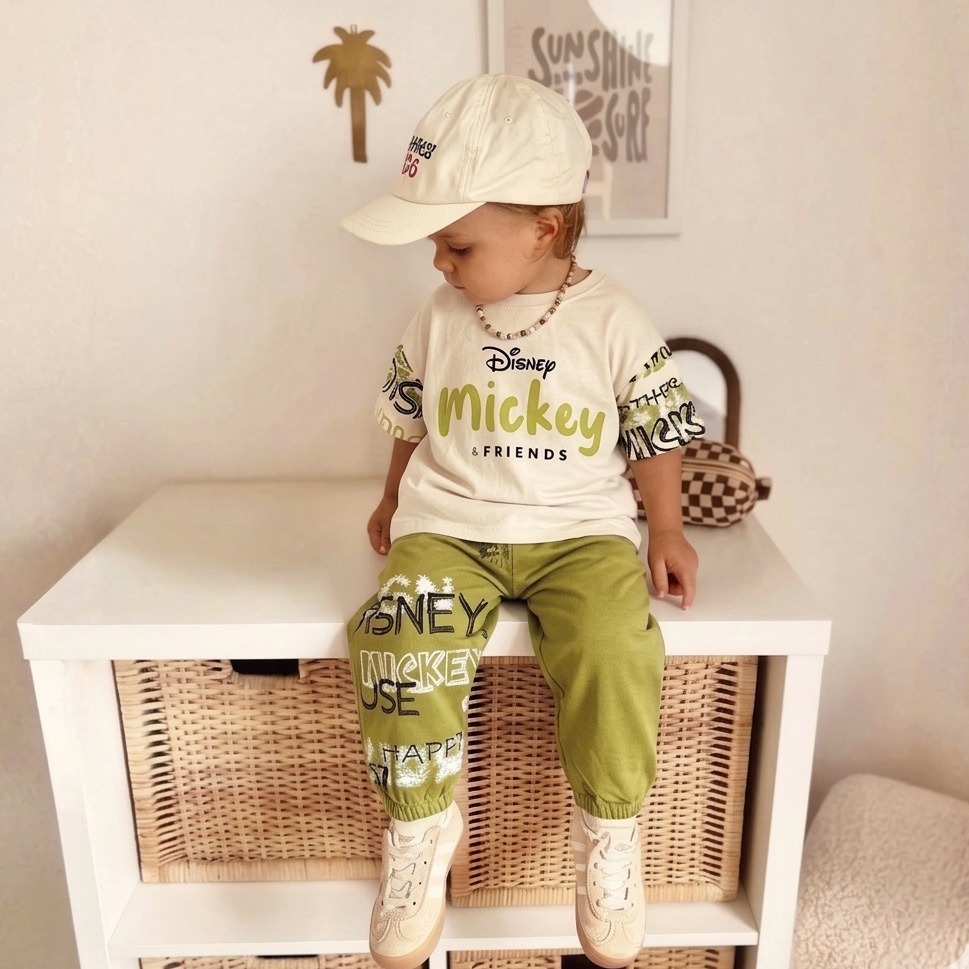 Mickey Street Style Set