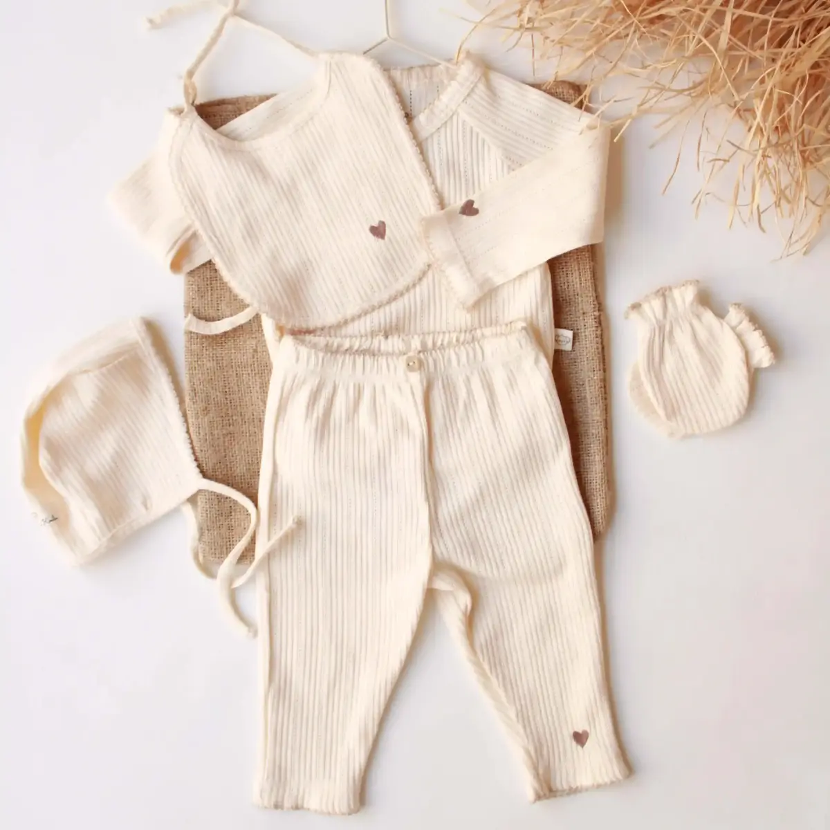 Petit Coeur 5-Piece Newborn Set